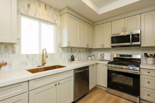 660 Santa Fe Dr., Encinitas, CA 92024