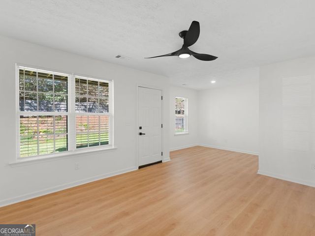 6060 Winston Trace, Mcdonough, GA 30252