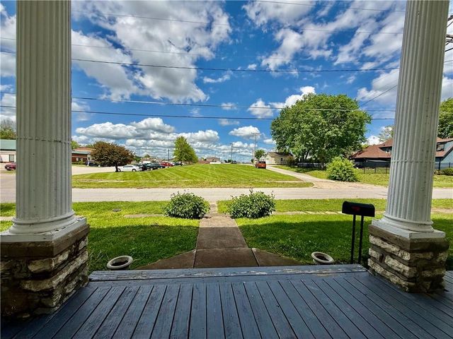121 W Royle Street, Richmond, MO 64085