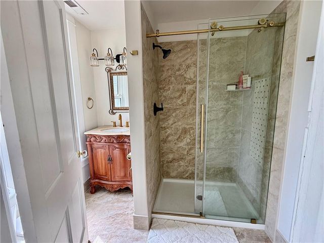 121 W Royle Street, Richmond, MO 64085