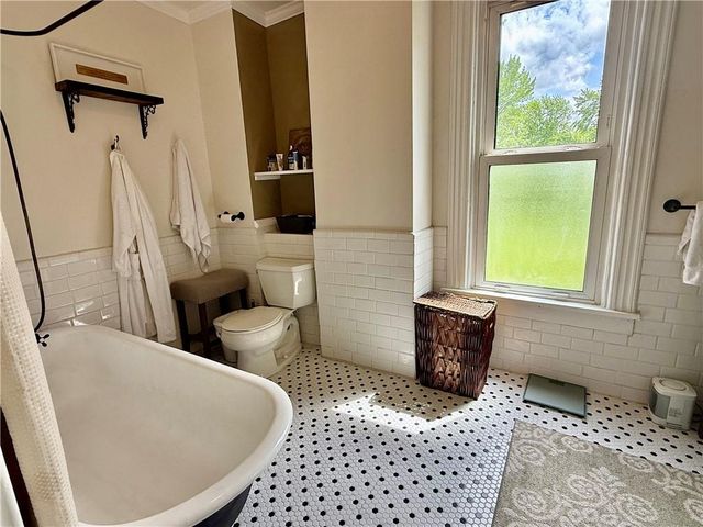 121 W Royle Street, Richmond, MO 64085
