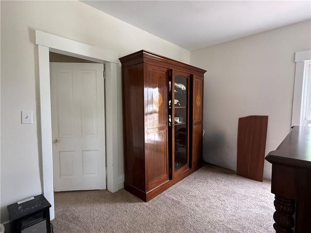121 W Royle Street, Richmond, MO 64085