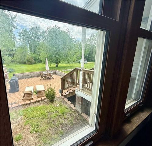 121 W Royle Street, Richmond, MO 64085