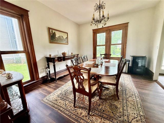 121 W Royle Street, Richmond, MO 64085