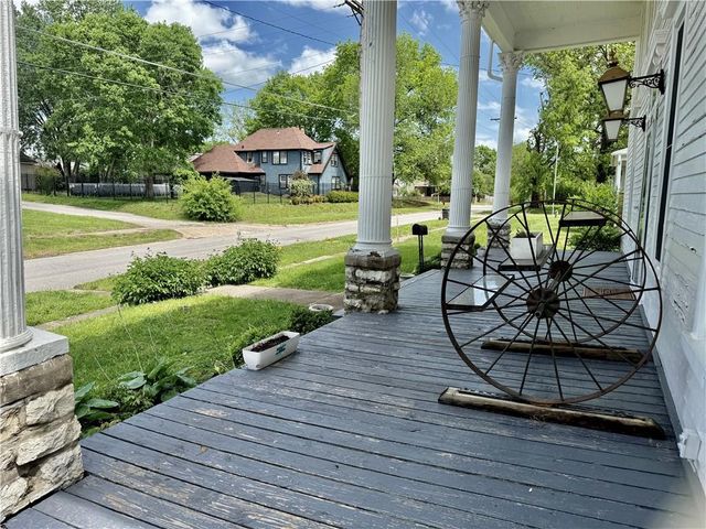 121 W Royle Street, Richmond, MO 64085