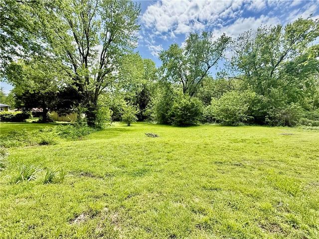 121 W Royle Street, Richmond, MO 64085