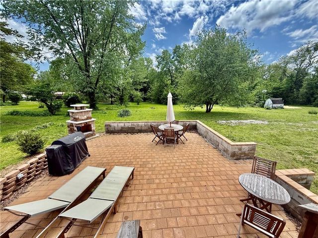 121 W Royle Street, Richmond, MO 64085