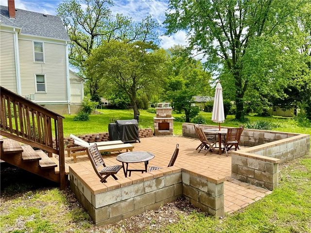 121 W Royle Street, Richmond, MO 64085