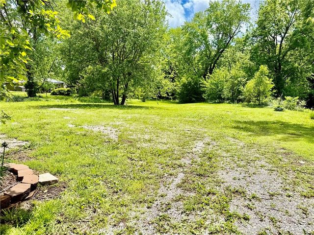 121 W Royle Street, Richmond, MO 64085