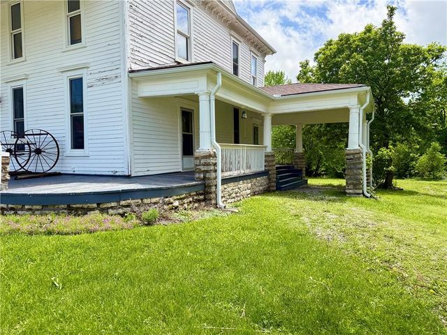 121 W Royle Street, Richmond, MO 64085