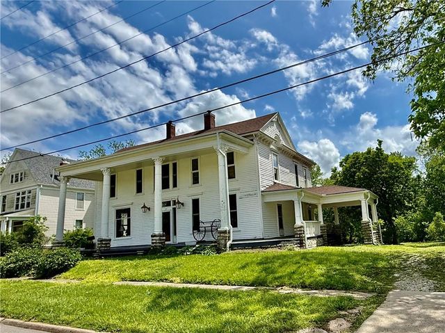 121 W Royle Street, Richmond, MO 64085