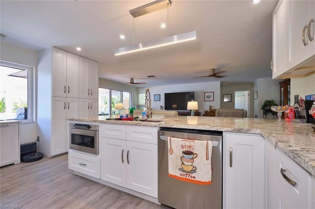 2213 River Pine DR, Fort Myers, FL 33905