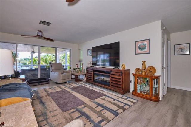 2213 River Pine DR, Fort Myers, FL 33905