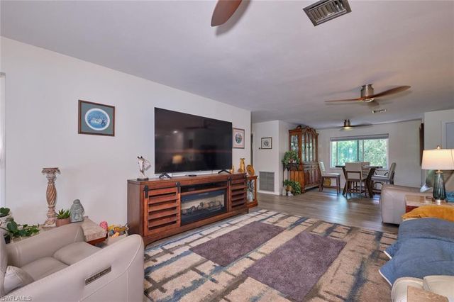 2213 River Pine DR, Fort Myers, FL 33905