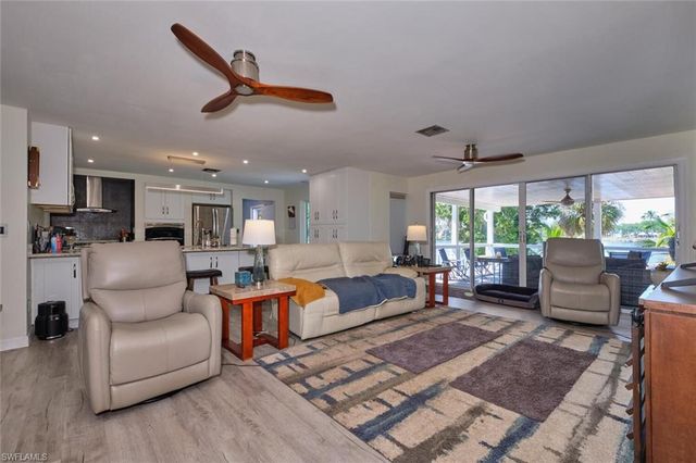 2213 River Pine DR, Fort Myers, FL 33905