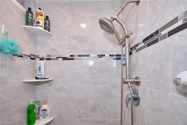 2213 River Pine DR, Fort Myers, FL 33905