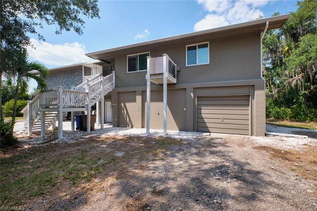 2213 River Pine DR, Fort Myers, FL 33905