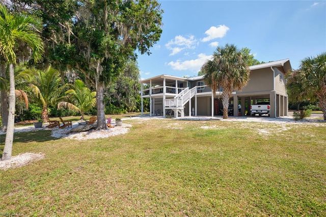 2213 River Pine DR, Fort Myers, FL 33905