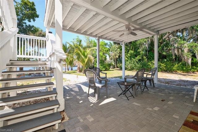 2213 River Pine DR, Fort Myers, FL 33905