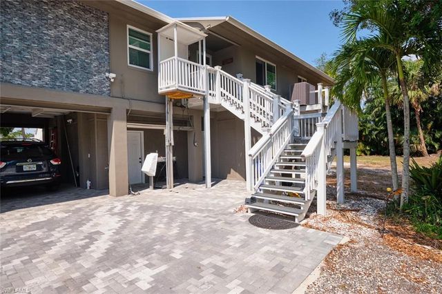 2213 River Pine DR, Fort Myers, FL 33905