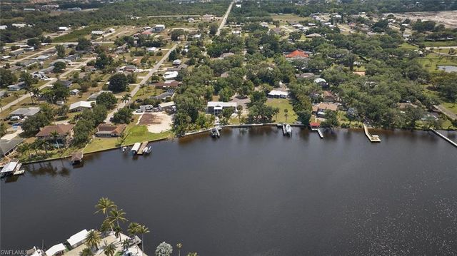 2213 River Pine DR, Fort Myers, FL 33905