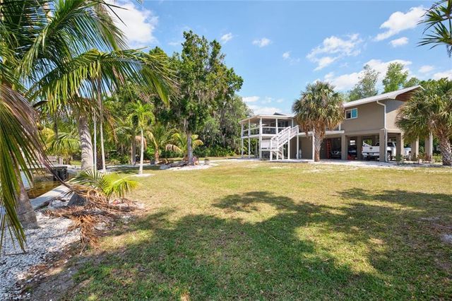 2213 River Pine DR, Fort Myers, FL 33905