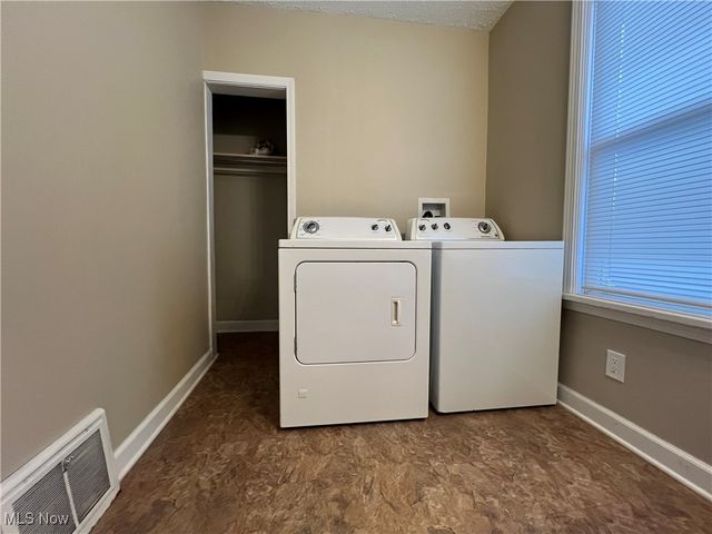 1726 Starkweather Avenue, Cleveland, OH 44113