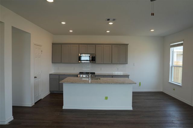 408 Cedar Chase Court, Dayton, TX 77535