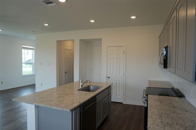 408 Cedar Chase Court, Dayton, TX 77535