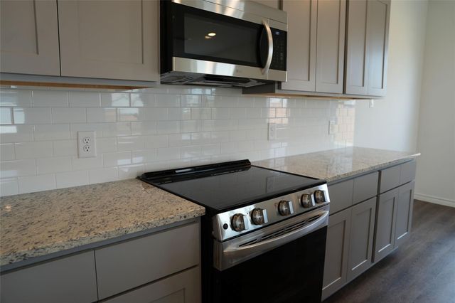 408 Cedar Chase Court, Dayton, TX 77535
