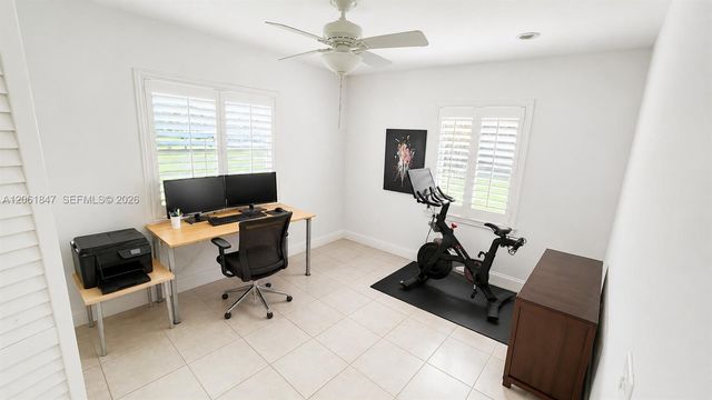 7550 SW 75th St, Miami, FL 33143