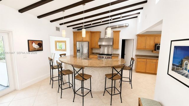 7550 SW 75th St, Miami, FL 33143
