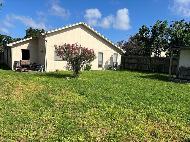 2413 Manitoba Dr, Corpus Christi, TX 78418