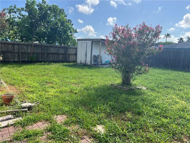 2413 Manitoba Dr, Corpus Christi, TX 78418