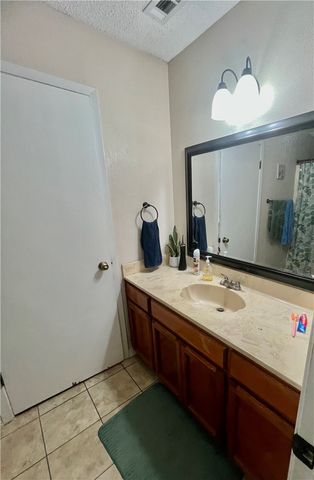 2413 Manitoba Dr, Corpus Christi, TX 78418
