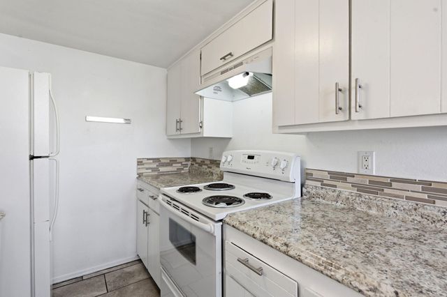 408 Rainbow Court SE, Albuquerque, NM 87123