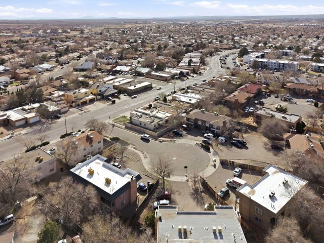 408 Rainbow Court SE, Albuquerque, NM 87123