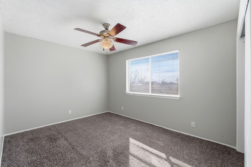 Image 15 of property listing at 408 Rainbow Court SE, Albuquerque, NM 87123
