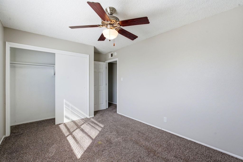 Image 16 of property listing at 408 Rainbow Court SE, Albuquerque, NM 87123