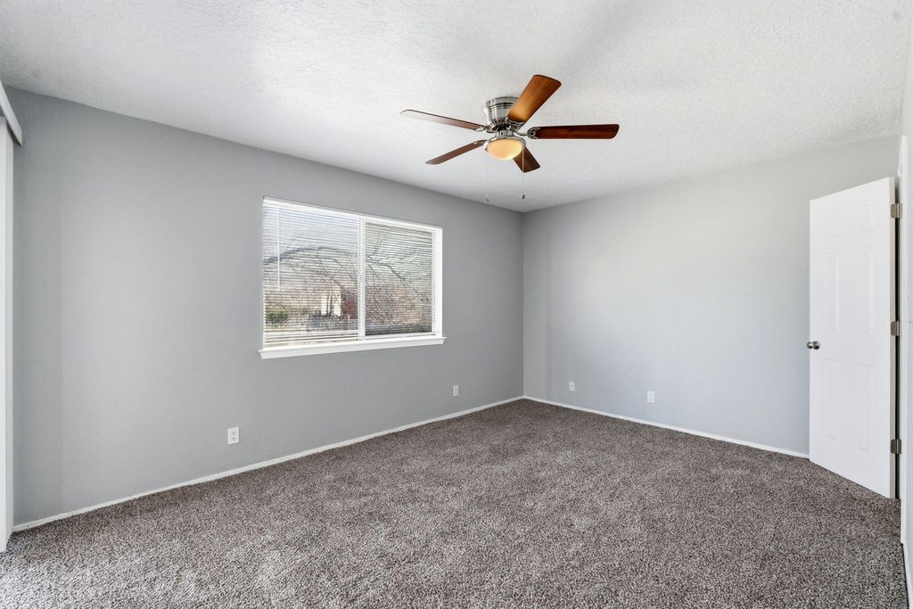 Image 19 of property listing at 408 Rainbow Court SE, Albuquerque, NM 87123