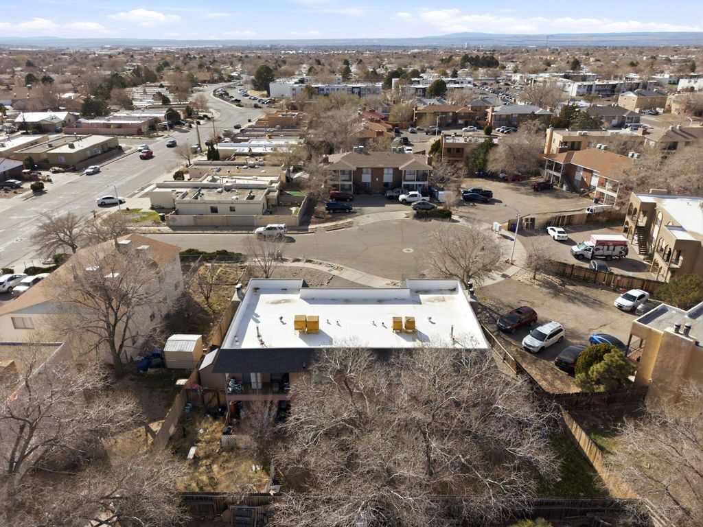 Image 24 of property listing at 408 Rainbow Court SE, Albuquerque, NM 87123