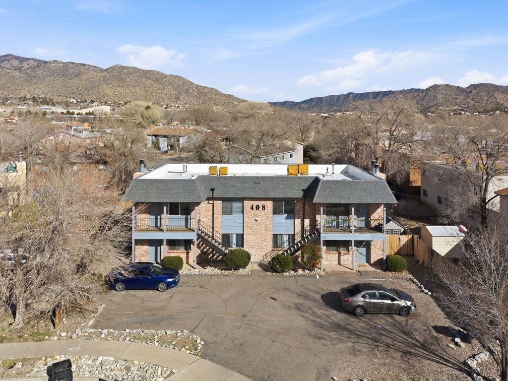 Image 3 of property listing at 408 Rainbow Court SE, Albuquerque, NM 87123