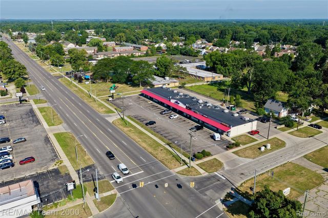 28420 5 Mile Road, Livonia, MI 48154