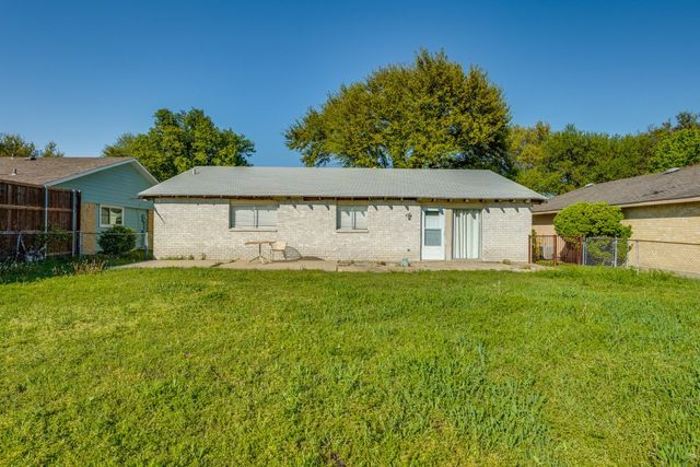 1721 Dell Oak Drive, Garland, TX 75040