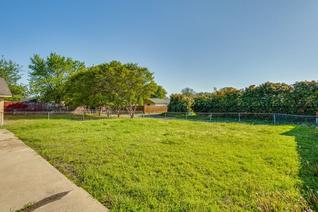 1721 Dell Oak Drive, Garland, TX 75040