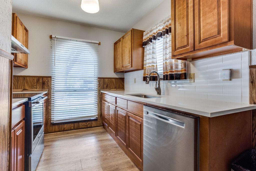 1721 Dell Oak Drive, Garland, TX 75040