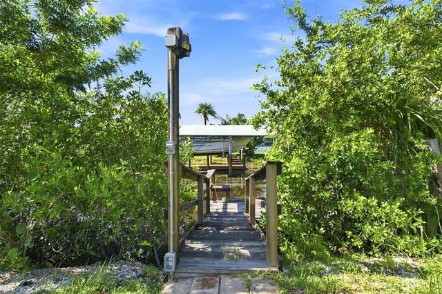 1005 ALSTON LANE, Englewood, FL 34223