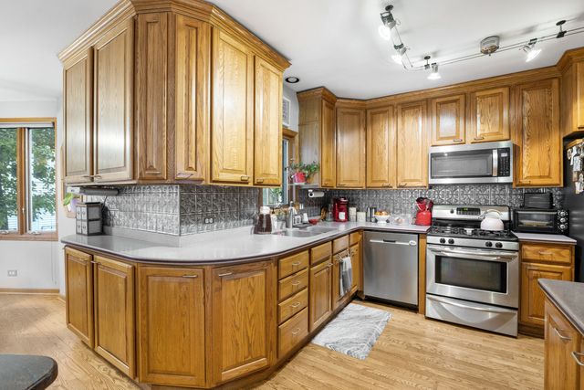 316 E Highland Avenue, Villa Park, IL 60181