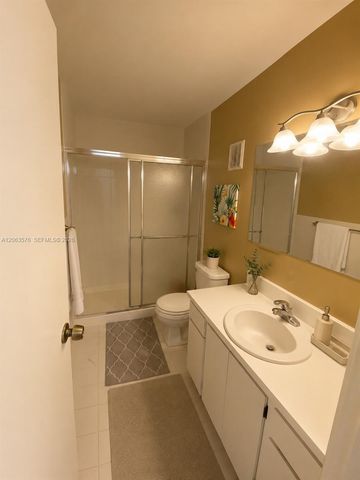 633 N University Dr 14, Plantation, FL 33324