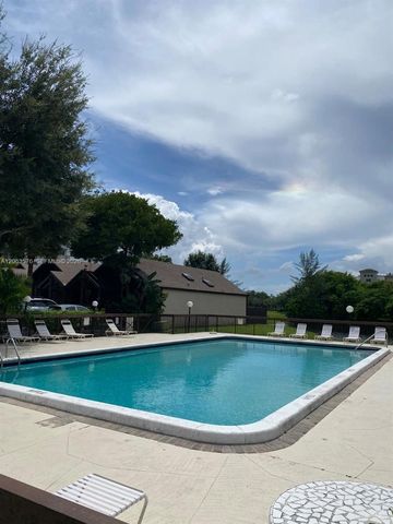 633 N University Dr 14, Plantation, FL 33324